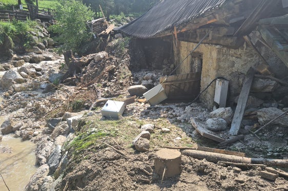 Una segheria nei pressi del rio Ciampl è stata particolarmente colpita dall'evento temporalesco di mercoledì sera. (Foto: ASP/Ufficio Sistemazione bacini montani est)