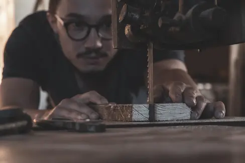 Secondo il rapporto ISTAT, il tasso di disoccupazione giovanile in Alto Adige ha raggiunto il minimo storico: mentre negli ultimi anni la cifra si era attestata intorno all'8-9 per cento, nel 2022 la provincia ha avuto un tasso di disoccupazione giovanile del 4,2%. L'assessore provinciale Achammer vede premiata la strategia altoatesina del mercato del lavoro per i giovani. (Foto: Pixabay)