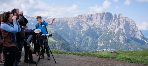 Wissenswertes über Vögel erfahren Interessierte bei den Vogelwanderungen, die einige Naturparkhäuser im August anbieten. (Foto: LPA/Landesamt für Natur/Oliver Oppitz)