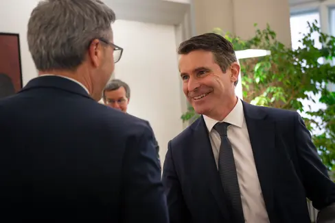 Eric Beißwenger ist in Bayern Staatsminister für Europaangelegenheiten und Internationales. Bei seinem Südtirolbesuch traf er sich mit Landeshauptmann Kompatscher und Landesrätin Amhof. (Foto: LPA/Fabio Brucculeri)