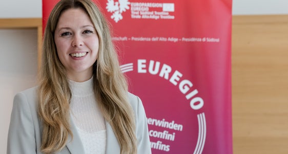 Premio Giovani Ricercatori Euregio 2025, 3. posto finale a Julia Hofmann della Facoltà di Medicina dell'Università di Innsbruck. (Foto: EFA/Philipp Huber)