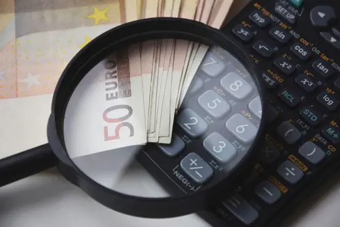 Chi pubblica un annuncio di lavoro, secondo le disposizioni dell’UE in materia di trasparenza, in vigore anche in Italia dal 7 giugno, deve indicare anche la retribuzione o fare riferimento al contratto collettivo di lavoro di riferimento. (Foto: www.pexels.com. La foto può essere utilizzata solo in relazione al presente comunicato stampa.)