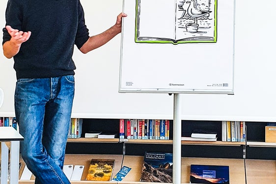 Einer der Gäste der jüngsten Lesewoche im Herbst 2022 war Tobias Krejtschi. (Foto: LPA/Amt für Bibliotheken und Lesen)