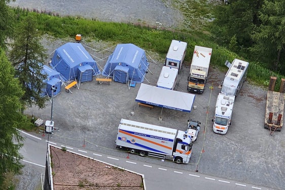 I giovani hanno trascorso la settimana nelle tende montate da loro stessi (Foto: LPA/Protezione Civile della Croce Bianca)