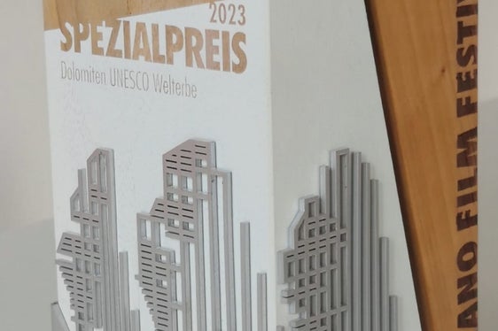 Heuer zum vierten Mal verliehen: der Spezialpreis Dolomiten Unesco Welterbe 2023, eine Zusammenarbeit des Landes Südtirol mit den alpinen Vereinen Alpenverein Südtirol (AVS) und Club alpino italiano (CAI) Alto Adige. (Foto: LPA/Daniele Fiorentino)