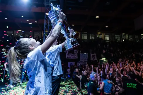 In vista della prossima edizione, in programma nel 2025, ragazze e ragazzi che partecipano al Festival studentesco di Bolzano potranno usufruire gratuitamente degli spazi messi a disposizione dalle realtà giovanili del capoluogo. (Foto: ilfestivalstudentesco.it)