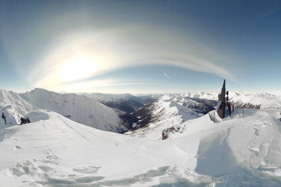 Mit über 850 Mitnutzungen verschiedenster Betreiber an rund 90 gemeinsamen Senderstandorten und dank des Einsatzes modernster Technologien gehört Südtirol heute zu den bestversorgten Regionen Europas. Im Bild: die Hohe Scheibe. (Foto: RAS)