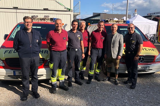 Bewährte Zusammenarbeit seit über zehn Jahren: Feuerwehrleute aus München und Bozen auf der Wiesenwache (Foto: LPA/Berufsfeuerwehr Bozen)