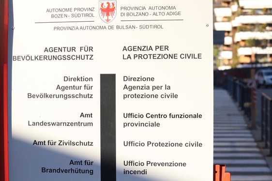 Das Landeswarnzentrum in der Agentur für Bevölkerungsschutz veröffentlicht täglich den Warnlagebericht, in dem das Gefährdungspotential von Naturgefahren bewertet und mittels vier Alarmstufen dargestellt wird. (Foto: LPA/Maja Clara)