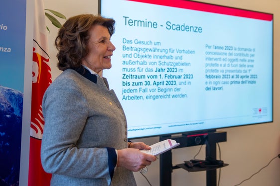 Landesrätin Maria Hochgruber Kuenzer: Gefördert werden traditionelle Elemente der Kulturlandschaft, die ohne Förderung seitens der öffentlichen Hand verloren gehen würden. (Foto: LPA/Fabio Brucculeri)