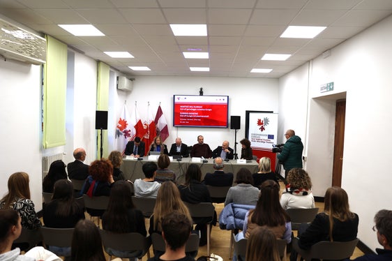 Un momento del gemellaggio tra Marie Curie di Merano, Tambosi di Trento e BHAK di Wörgl andato in scena oggi a Casa Moggioli, a Trento, nell'ambito del Martedì dell'Euregio. (Foto: Ufficio stampa Provincia autonoma di Trento)