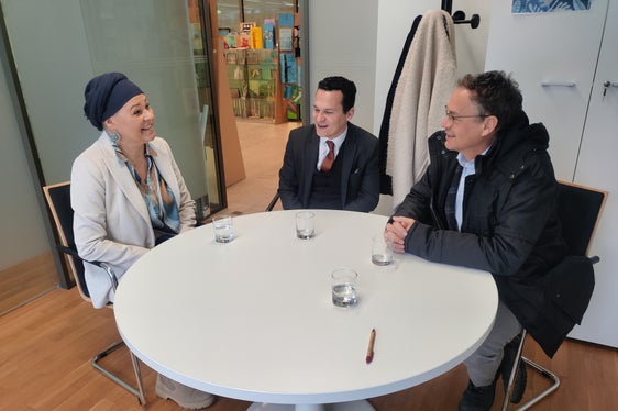 La Direzione provinciale delle Scuole ladine comprende la Direzione della scuola dell’infanzia Ladinia e i quattro Istituti comprensivi di Ortisei, Selva, La Villa e San Vigilio di Marebbe: da sinistra Ute Senoner, André Comploi e Heinrich Videsott (Foto: USP/Direzione Istruzione, Formazione e Cultura ladina)