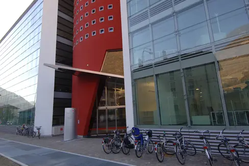 La sede del Servizio mercato del lavoro in via Gamper 1 a Bolzano (Foto: ASP)