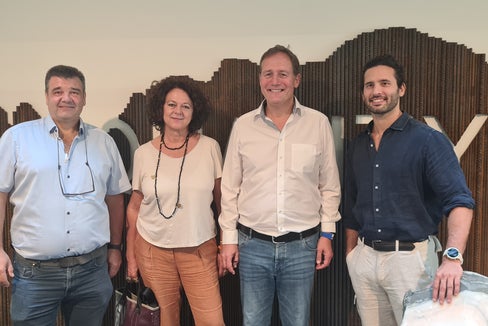 Freuen sich auf die Besuchenden bei der Eröffnung: (v.l.) Volkmar Mair (Direktor Amt für Geologie und Baustoffprüfung), Marina Albertoni (Direktorin der Abteilung Hochbau und technischer Dienst), Landesrat Massimo Bessone und Ressortdirektor Davide Gemmellaro. (Foto: LPA/Igor Cocca)