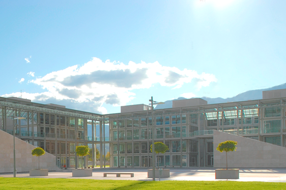 La sede della Scuola Superiore Provinciale di Sanità Claudiana di Bolzano (Foto: ASP)