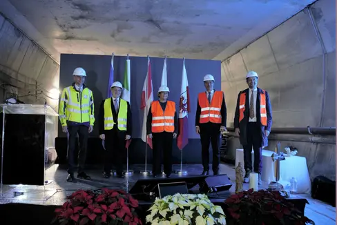 Arrivo della perforatrice (TBM) Serena al Brennero: da sx Gradnitzer, Cardola, Fiorani, il presidente Kompatscher e l'assessore Alfreider (Foto: ASP/Angelika Schrott)
