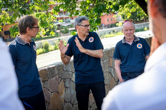 Sicurezza e protezione dalle piene. Nella foto (da sinistra) Klaus Unterweger, direttore dell'Agenzia per la Protezione civile, il presidente Arno Kompatscher e Fabio De Polo, direttore dell'Area funzionale Bacini montani. (Foto: ASP/Fabio Brucculeri)