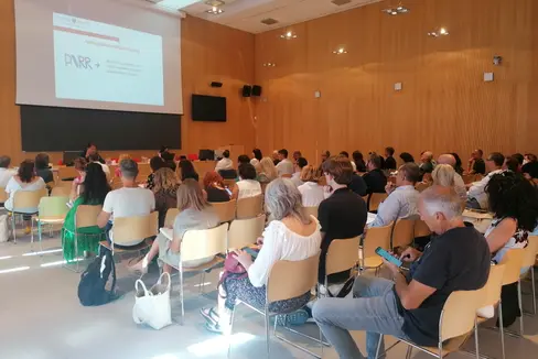 79 nuovi docenti di ruolo e 24,5 posti in più: la scuola italiana è pronta a ripartire senza mascherine Il sovrintendente Gullotta ha incontrato i dirigenti in vista dell’avvio dell’anno scolastico (Foto: ASP/Direzione Istruzione e Formazione italiana)