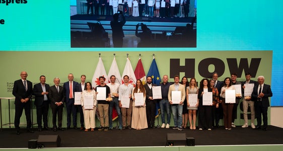 Tutti i vincitori degli Euregio-Awards. (Foto: Land Tirol/Sedlak)