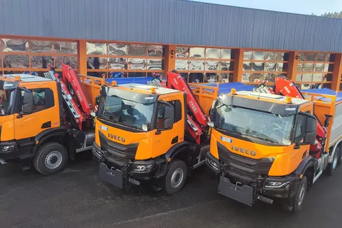 Meno veicoli, ma più versatili: è questo l'obiettivo del Servizio strade della Provincia con un programma di ammodernamento. Quest'anno verrà tolta dal servizio una serie di veicoli vecchi e non più affidabili. La Giunta provinciale ha dato il via libera all'acquisto di 55 nuovi veicoli. (Foto: USP/Servizio strade)