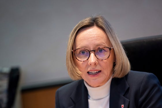 La Provincia ha attuato una serie di misure volte a valorizzare il lavoro nelle scuole, come riferisce l'assessora al Personale Magdalena Amhof. (Foto: USP/Fabio Brucculeri)