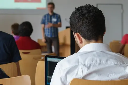 Persone con disabilità, anziani, stranieri o persone scarsamente qualificate saranno sostenute e formate tramite il percorso 4 Lavoro e inclusione del Programma Garanzia Occupabilità dei Lavoratori (GOL). (Foto: Pixabay)