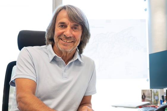 Il grande interesse per il corso di laurea in Igiene dentale dimostra che le professioni sanitarie rappresentano percorsi formativi attrattivi e orientati al futuro. Sono lieto che nell’autunno 2026 il corso di laurea possa nuovamente partire al completo, con tutti i 20 posti disponibili coperti, sottolinea l'assessore provinciale Hubert Messner. (Foto: USP/Fabio Brucculeri)