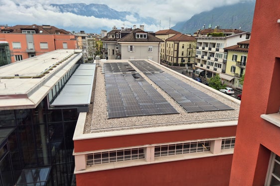 Die bisherigen solarthermischen Anlagen wurden durch Photovoltaikanlagen ersetzt. (Foto: LPA)