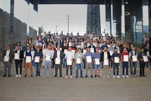 133 mestri artigiani hanno ricevuto ieri al NOI Techpark a Bolzano i loro diplomi professionali (ASP/ Ufficio provinciale apprendistato e maestro artigiano)