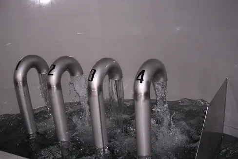 In futuro, i progetti elaborati nelle zone di approvvigionamento periferiche con un basso numero di consumatori potranno beneficiare di contributi (Foto: Agenzia per l'ambiente e la tutela del clima)