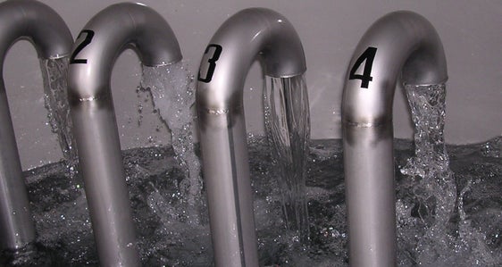 Mit 50 bis 70 Prozent der anerkannten Kosten unterstützt werden können Projekte der öffentlichen Trinkwasserversorgung in erschwerten Situationen. Die Landesregierung hat die entsprechenden Richtlinien verabschiedet. (Foto: Landesagentur für Umwelt und Klimaschutz)