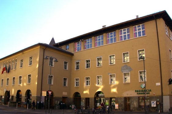 Musikkonservatorium Claudio Monteverdi in Bozen: Die Landesregierung hat das geänderte Raumprogramm genehmigt, nun können die Sanierungsarbeiten beginnen. 10,5 Millionen Euro stehen zur Verfügung. (Foto: LPA)