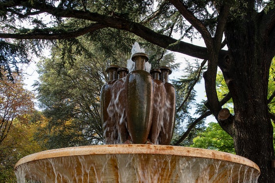 Il getto d'acqua che sgorgava dall'anfora più elevata una volta raggiungeva i 10 metri, ora solo uno. (Foto: ASP/Soprintendenza ai beni culturali)