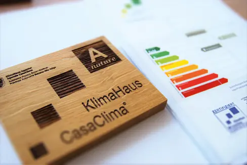 Grünes Licht kommt von der Landesregierung für das Jahresprogramm 2025 der Agentur für Energie Südtirol – KlimaHaus. Damit verbunden ist eine Finanzierung in Höhe von 1,4 Millionen Euro durch das Land. (Foto: Agentur für Energie Südtirol – KlimaHaus)