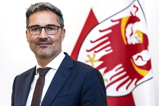 Elezioni comunali: domenica si vota a Merano, Nalles e Glorenza. Il presidente della Provincia Kompatscher invita le cittadine e i cittadini dei tre comuni ad avvalersi del diritto al voto. (Foto: ASP/Ivo Corrà)