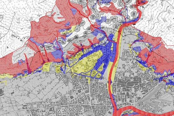 Um Südtirols Siedlungsgebiete weiterzuentwickeln und sichere Flächen definieren zu können, müssen die Gemeinden einen Gefahrenzonenplan erstellen. Er unterscheidet vier Zonen und drei Gefährdungsstufen. (Foto: LPA)