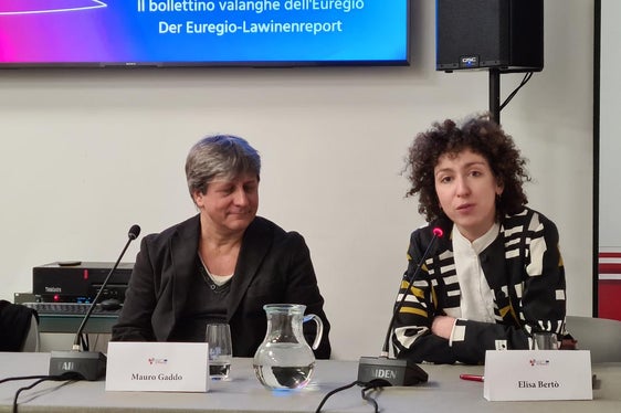 Da sinistra Mauro Gaddo ed Elisa Bertò, vicesegretaria generale dell'Euregio (Foto: Ufficio stampa Provincia autonoma di Trento/Euregio)