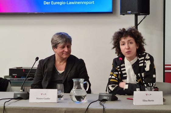 Da sinistra Mauro Gaddo ed Elisa Bertò, vicesegretaria generale dell'Euregio (Foto: Ufficio stampa Provincia autonoma di Trento/Euregio)