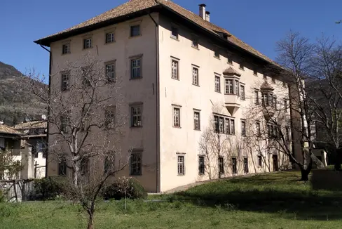 Un luogo simbolico per la presentazione del Manuale di protezione dei beni culturali. Palazzo Rottenbuch a Bolzano. L'edificio è soggetto dal 1951 a vincolo di tutela storico-artistica (Foto: ASP/Maja Clara)