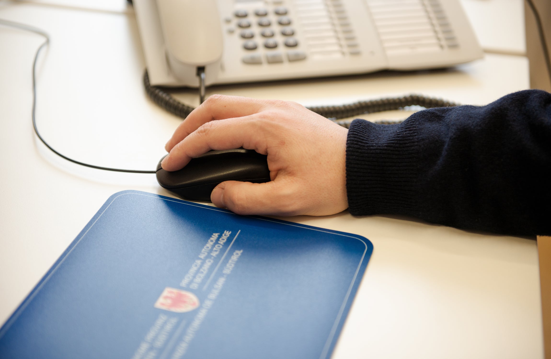 In futuro, il personale provinciale potrà continuare a lavorare fino a 70 anni, se necessario e con l'approvazione dell'Amministrazione e del dipendente stesso. Queste e altre norme per il distacco dei dipendenti presso altri enti pubblici sono state approvate il 22 luglio dalla Giunta provinciale su proposta dell'assessora al Personale Magdalena Amhof. (Foto: USP/Claudia Corrent)