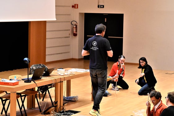 Beim Tag der Mathematik befassten sich Mathematik-Lehrpersonen der Mittel-, Ober- und Berufsschulen mit den besonderen Einsatzmöglichkeiten ihres Fachs im Alltag. (Foto: LPA/Margit Pichler)