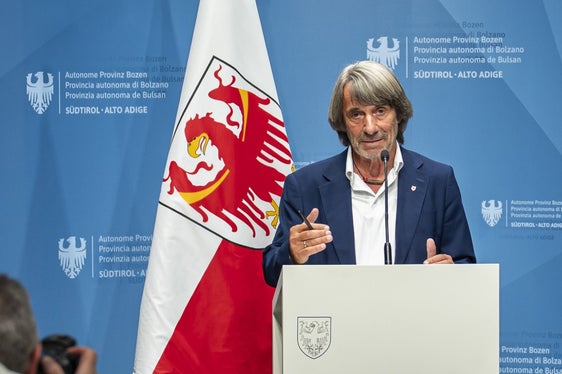 Für Gesundheitslandesrat Hubert Messner ist der Start ein wichtiger Schritt für Prävention und Gesundheitsförderung: Aufklärung, Beratung und ein einfacher Zugang zu Verhütungsmitteln sollen vor allem jungen Menschen helfen, eingeverantwortliche und informierte Entscheidungen zu treffen sowie Risiken zu verringern. (Foto: LPA/Fabio Brucculeri)