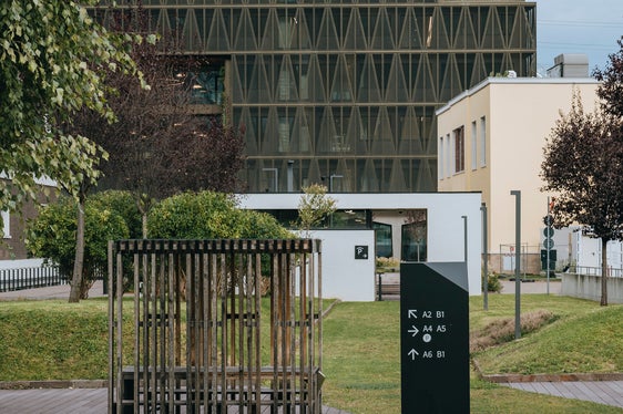 Die neue Fakultät für Ingenieurwesen der Freien Universität Bozen im NOI Techpark. (Foto: LPA/NOI Techpark/Daniele Fiorentino)