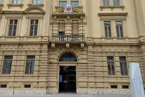 Martedì 9 settembre la Giunta provinciale si riunisce come al solito alle ore 8, per la sua seduta settimanale. Non avrà luogo, invece, la conferenza stampa che tradizionalmente fa seguito alla riunione. (Foto: USP)