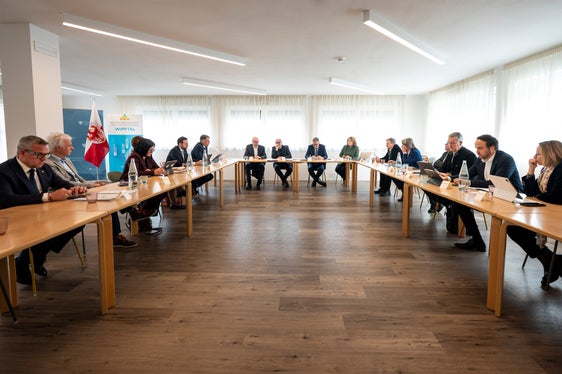 Durante le tre ore di riunione, i membri della Giunta provinciale hanno svolto principalmente il ruolo di ascoltatori. (Foto: USP/Fabio Brucculeri)
