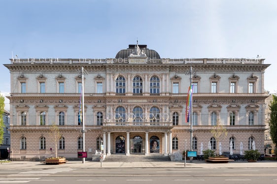 Die feierliche Preisverleihung findet am Donnerstag, 7. Dezember, im Ferdinandeum in Innsbruck (Bild) statt, und zwar im Rahmen der Eröffnung der Ausstellung der ausgezeichneten Werke. (Foto: Ferdinandeum/Maria Kirchner)