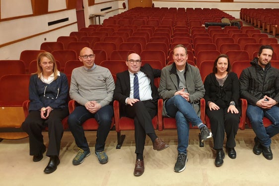 Da sx l'ispettrice amministrativa Conservatorio Michela Carlini, il direttore per la gestione tecnica della costruzione Luca Carmignola, il direttore del Conservatorio Giacomo Fornari, l'assessore all'Edilizia e servizio tecnico Massimo Bessone, la collaboratrice dell'Ufficio per la gestione tecnica Loredana Bertin, il direttore di Dipartimento Davide Gemmellaro e il presidente del Cda Hermann Berger (Foto: ASP/Anna Pitarelli)