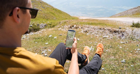 Bergsportbegeisterte können über die Web-Anwendung die Ausgesetztheitskarte aufrufen und sich über die Ausgesetztheit von Wanderwegen informieren. (Foto: Land Tirol/Schallhart)
