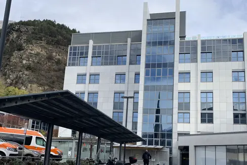 “L’Ospedale di Silandro è il fulcro dell’assistenza sanitaria in Val Venosta e tale deve rimanere”, sottolinea il direttore del Dipartimento, Günther Burger (Foto: ASP)