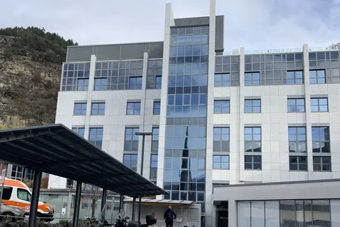 Das Krankenhaus Schlanders ist Bezugspunkt für die Gesundheitsversorgung im Vinschgau und soll es auch bleiben. (Foto: LPA)